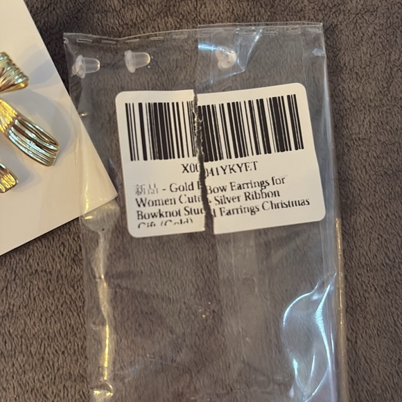 Nyu-nyu gold bow earrings, brand new with tags - Picture 3 of 3